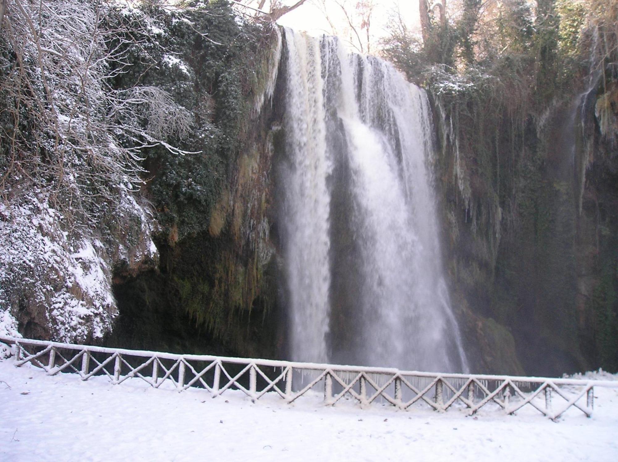 Casa Rural Ruta Del Agua 4 Hab Al Lado Monasterio De Piedra Munébrega Exterior foto